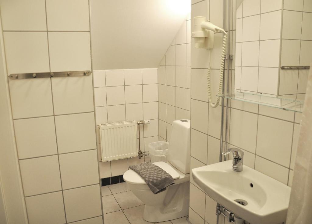 Koupelna v ubytování Slite Badhotell