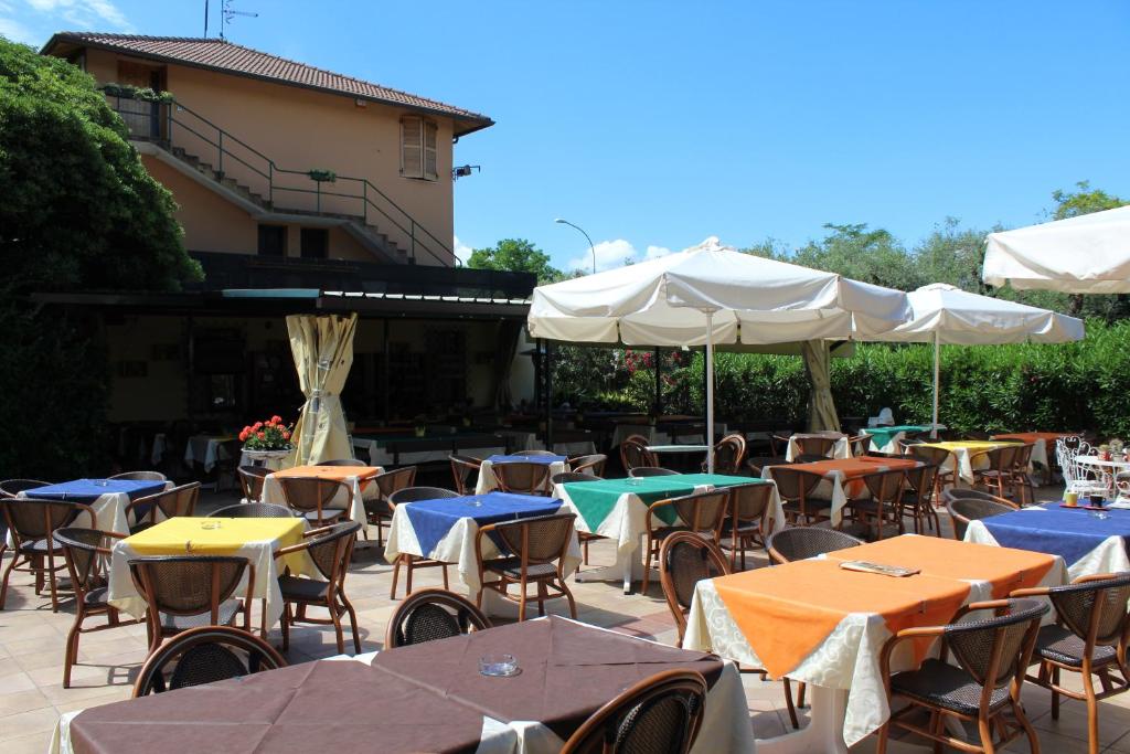 Restavracija oz. druge možnosti za prehrano v nastanitvi Camping Cisano - San Vito