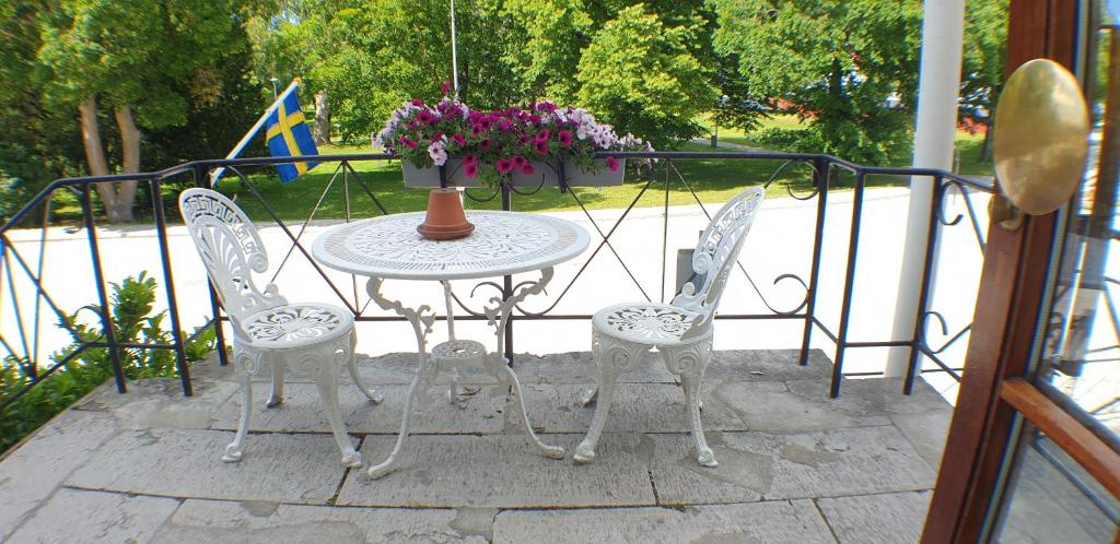 Balkón nebo terasa v ubytování Slite Badhotell