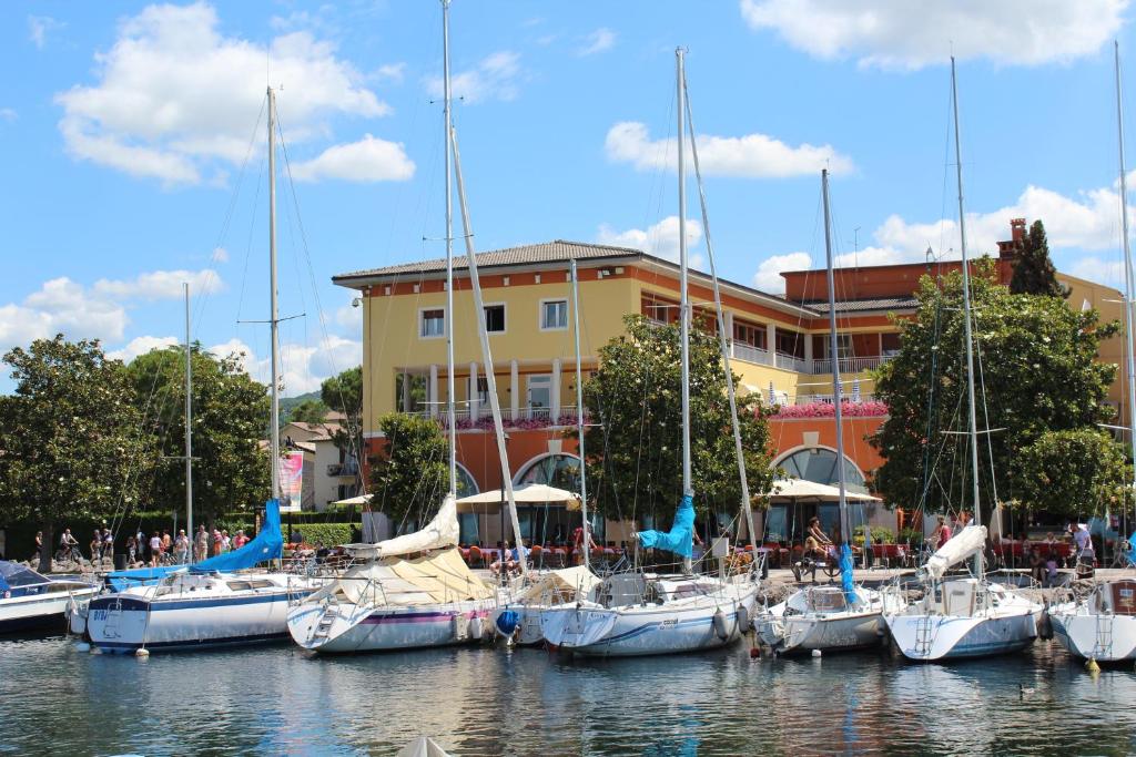 Pokrajina v okolici kampa