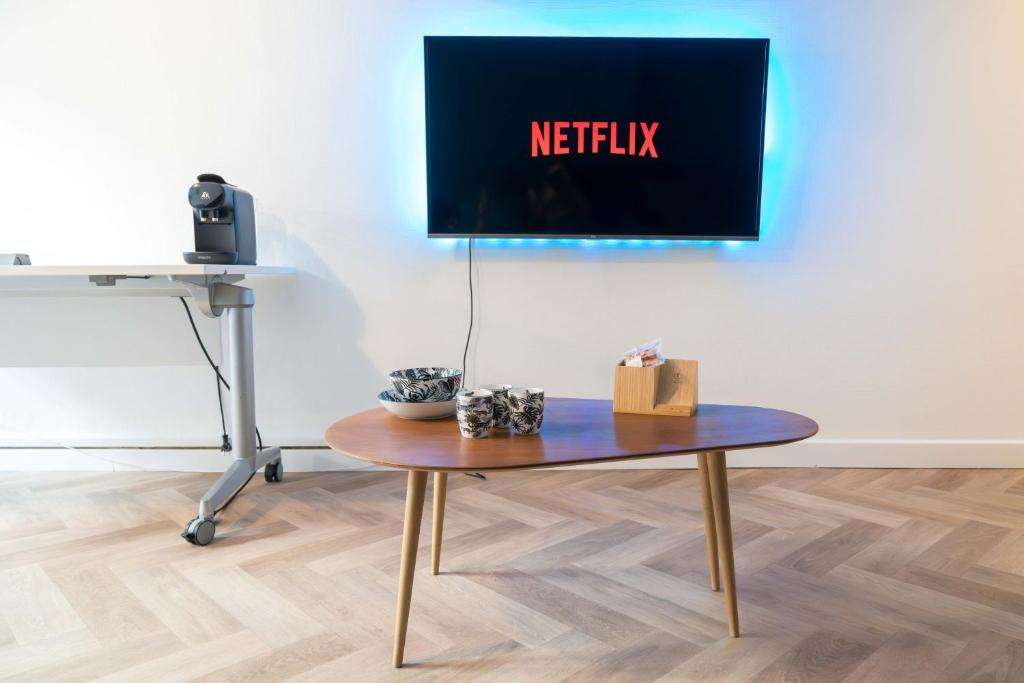 Photo de la galerie de l'établissement Balnéo, Ecran LCD, Literie 160x200, à Lyon