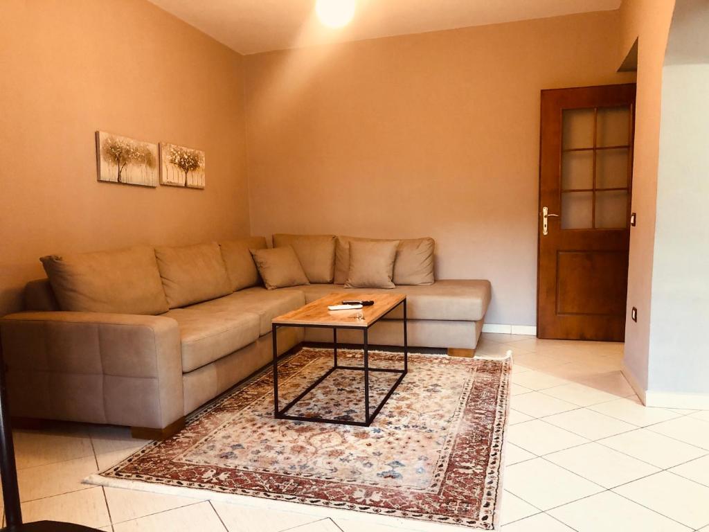 Qemal Stafa Apartment - Imazhi 9