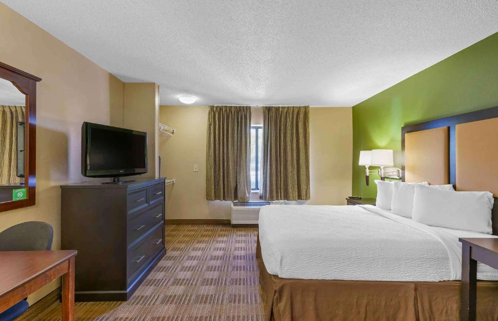 Extended Stay America Suites - Jacksonville - Camp Lejeune - Queen Studio - Non-Smoking