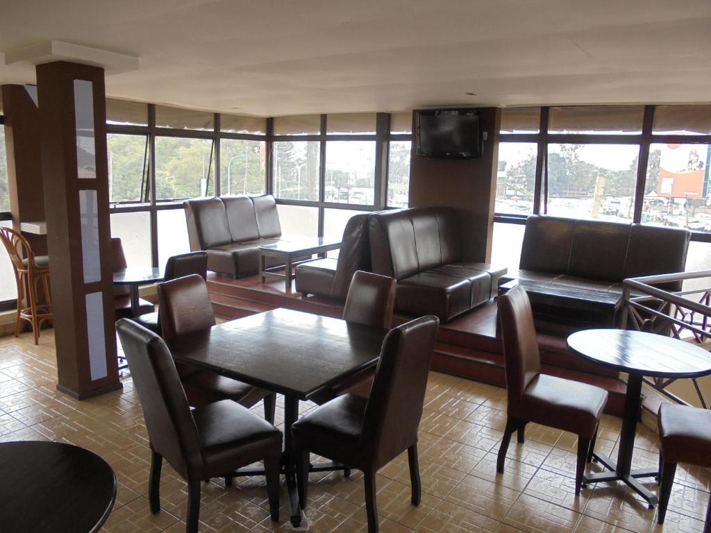 Posezení v ubytování Nairobi Transit Hotel