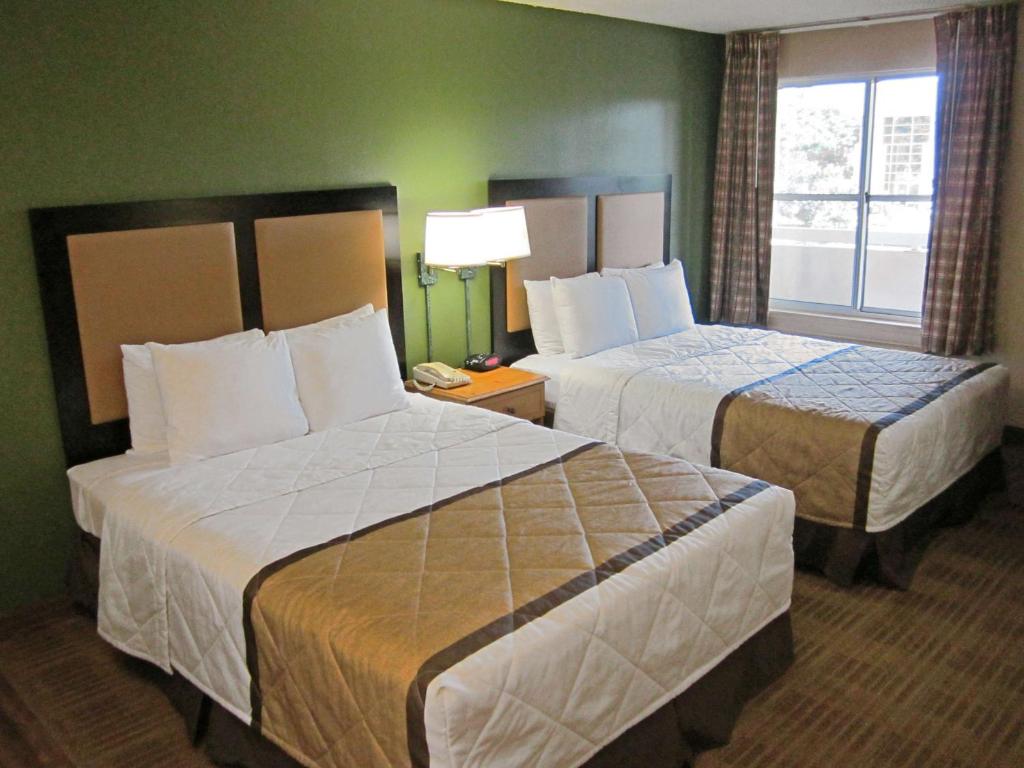 Stay With Us - Rooms & Suites in Durham, NC