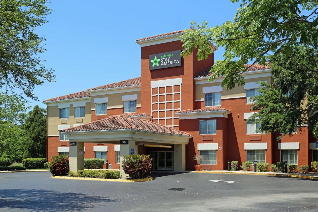 a rendering of a hotel with a parking lot at Extended Stay America Suites - Orlando - Altamonte Springs in Orlando