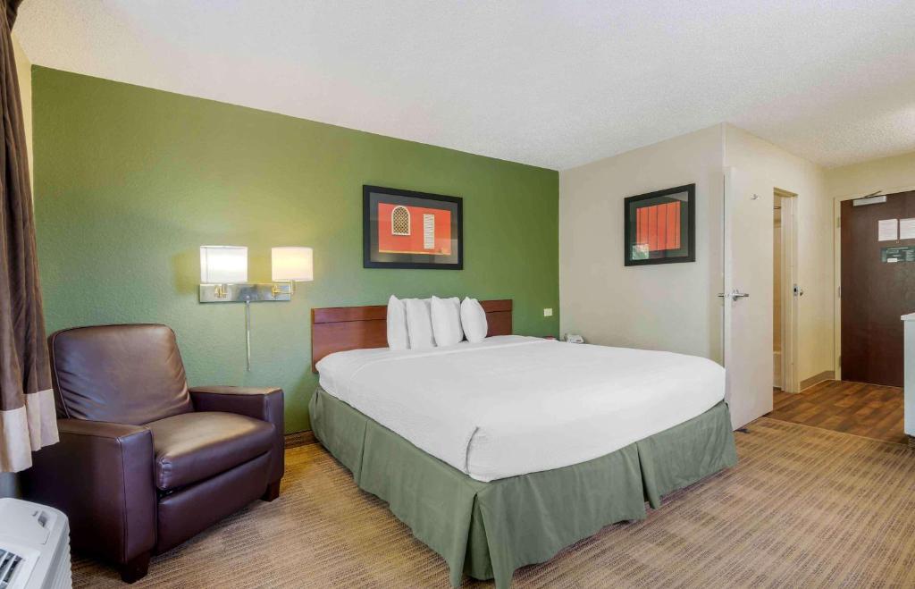 Extended Stay America Select Suites - Orlando - Maitland - 1760 Pembrook Dr - Studio With 1 King Bed - Non-Smoking