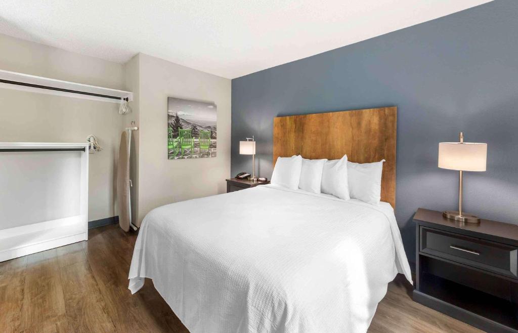 Postel nebo postele na pokoji v ubytování Extended Stay America Premier Suites - Miami - Airport - Miami Springs