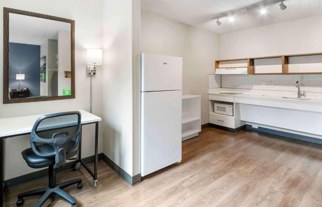 Kuchyň nebo kuchyňský kout v ubytování Extended Stay America Premier Suites - Miami - Airport - Miami Springs