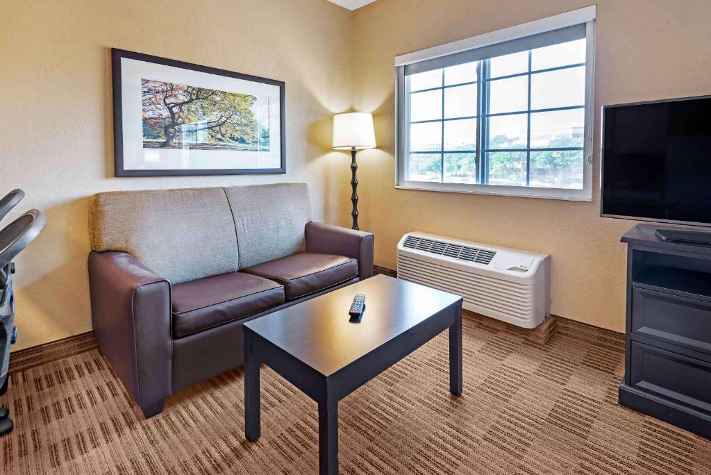 Extended Stay America Suites - Secaucus - New York City Area - Deluxe Queen Studio With 1 Queen Bed - Non-Smoking