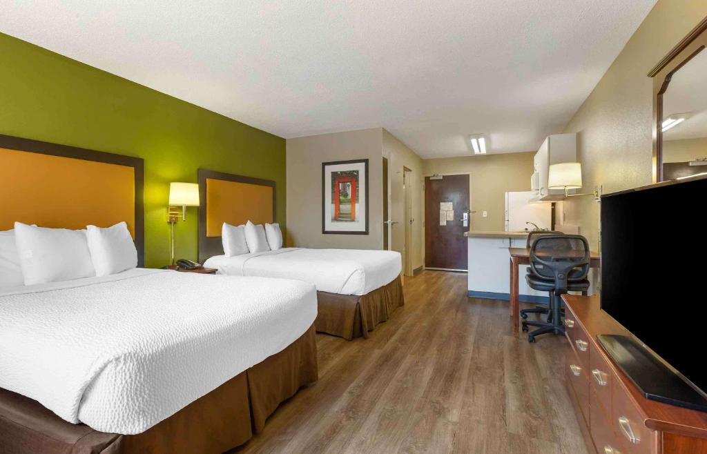 Postel nebo postele na pokoji v ubytování Extended Stay America Suites - Providence - Warwick