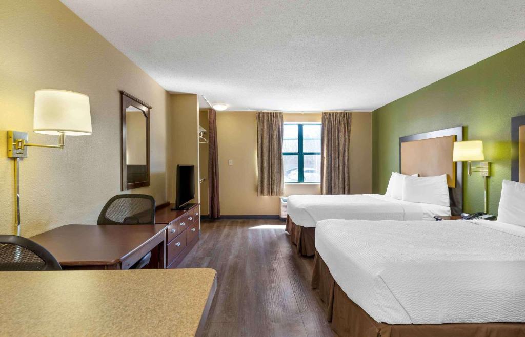 Postel nebo postele na pokoji v ubytování Extended Stay America Suites - Providence - Warwick
