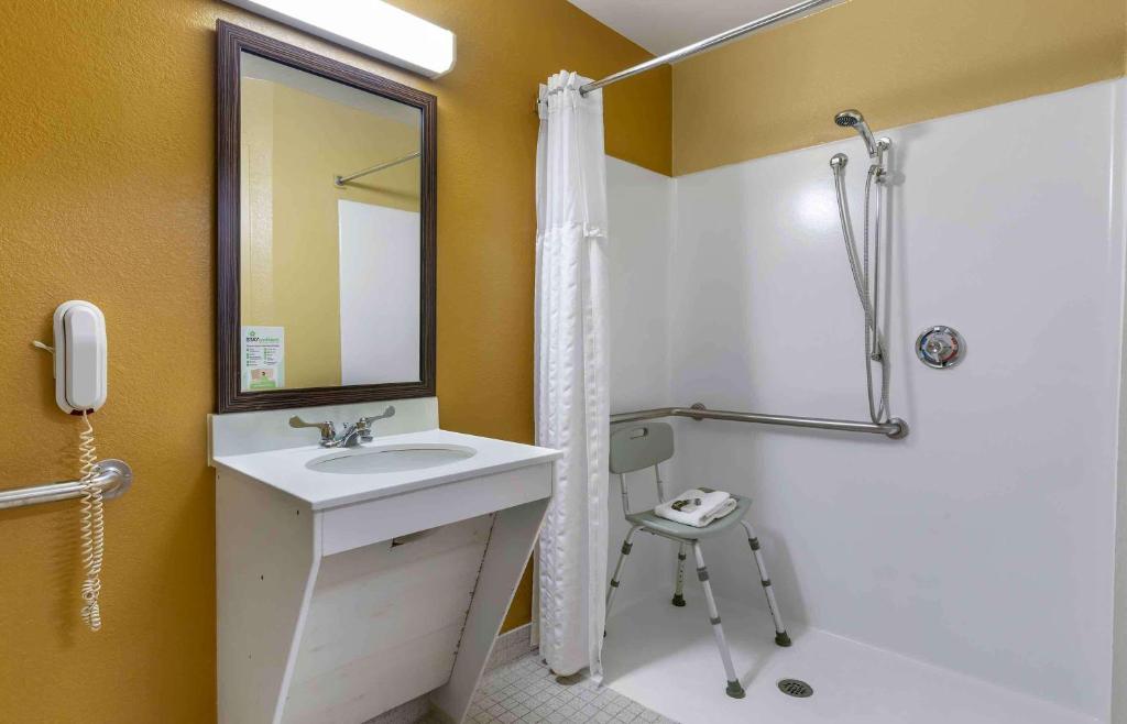 Koupelna v ubytování Extended Stay America Suites - Providence - Warwick