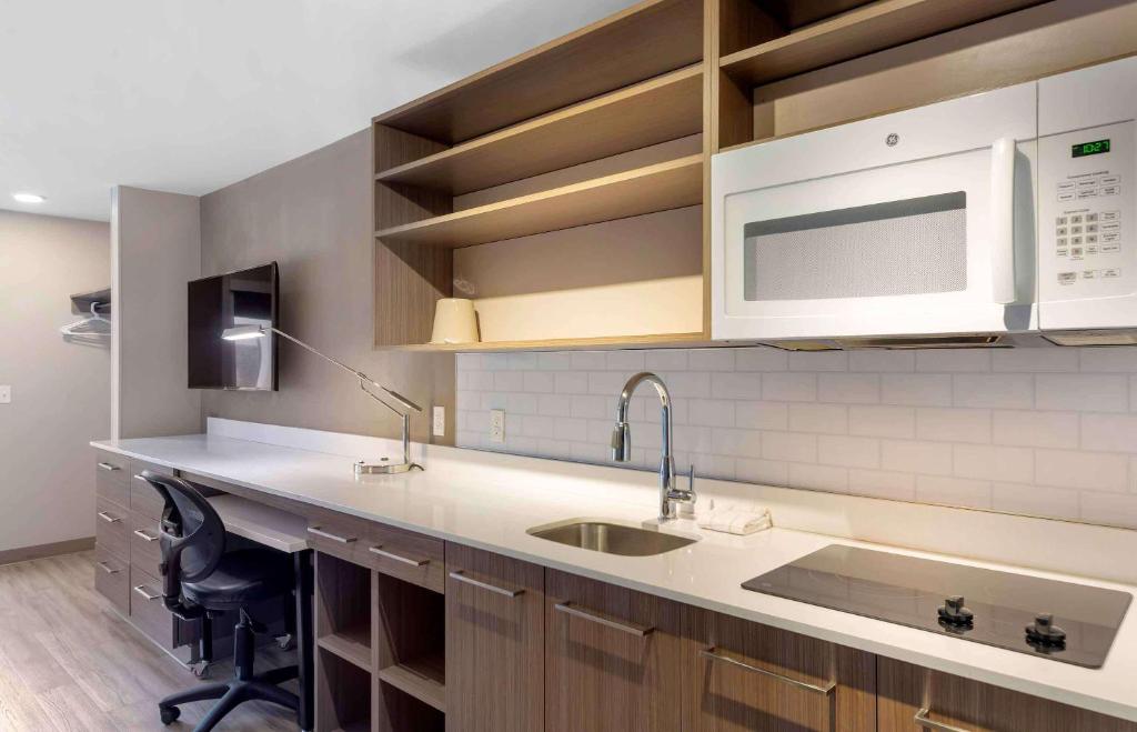 Extended Stay America Premier Suites - Providence - East Providence photo