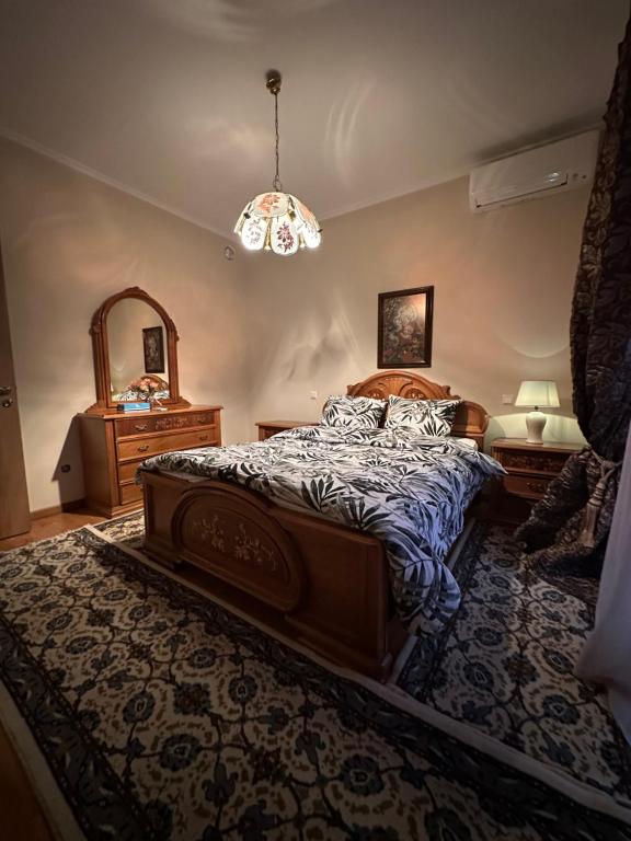 Giường trong phòng chung tại Plex House