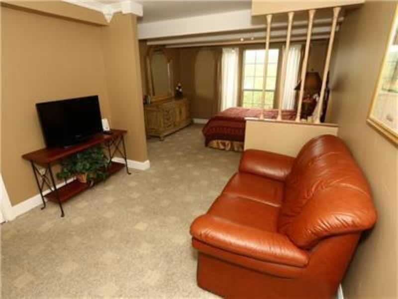 No Steps Eagles Nest Condo with Pool and Hot Tub and Lake Views next to