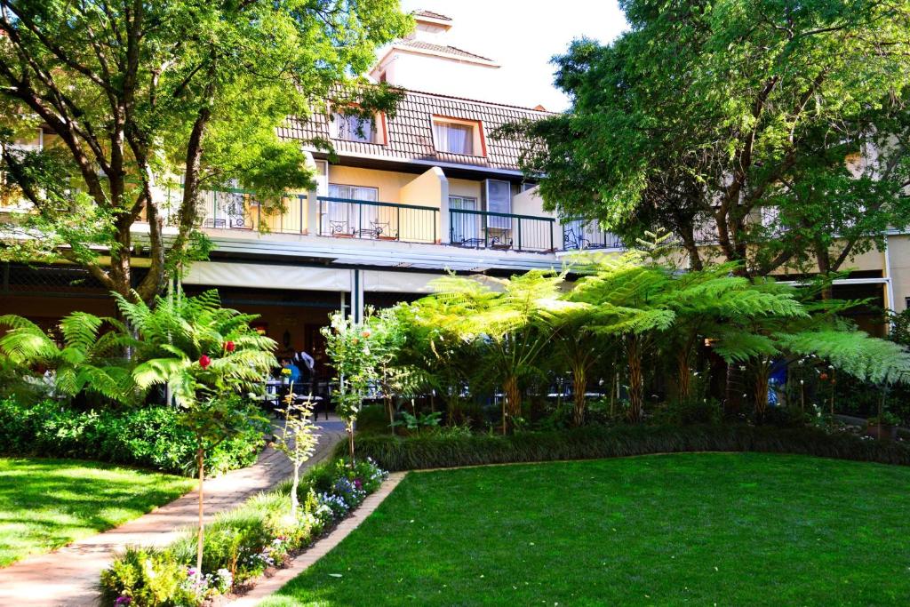 Protea Hotel by Marriott Johannesburg Balalaika Sandton, Johannesburg –  Prezzi aggiornati per il 2023
