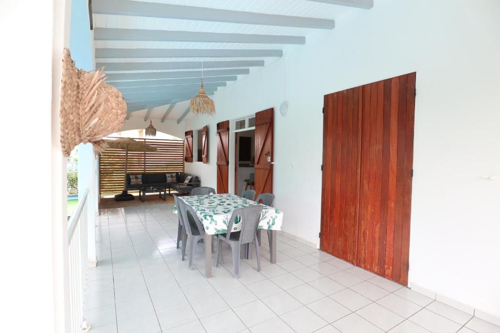 Fotografie z fotogalerie ubytování Ti-Coco Lodge - Calme Spacieux Vue Nature Proche Commerces Plages v destinaci Sainte-Anne