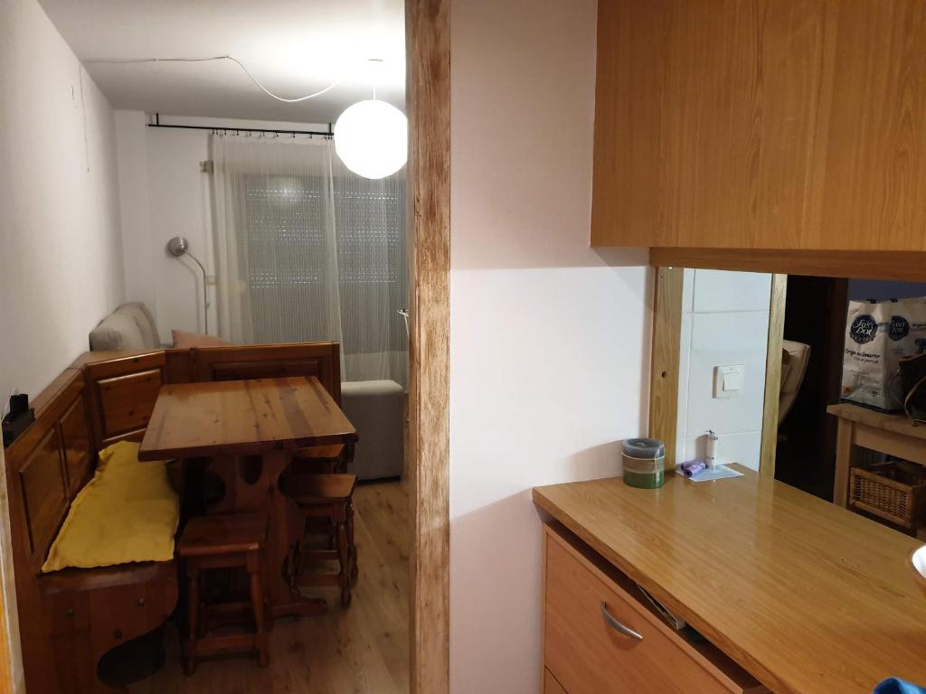 Kuchyň nebo kuchyňský kout v ubytování Port del Comte Apartment - A PIE DE PISTA