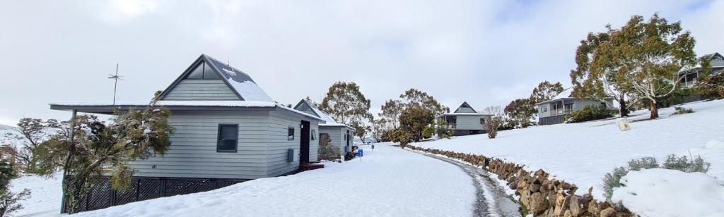 Adventist Alpine Village зимой