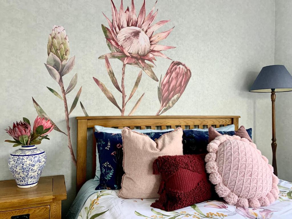 M&K Home with central air condition, 4 bedrooms, by Chartwell Shopping Centre - Resim 28