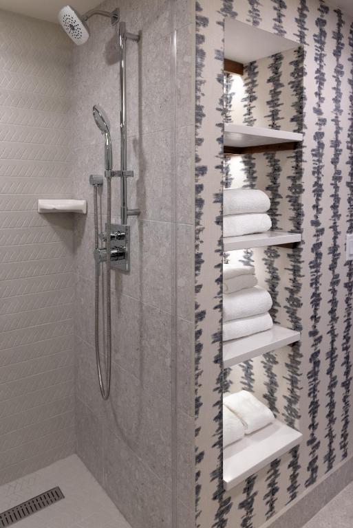 Hotel Canoe and Suites photo