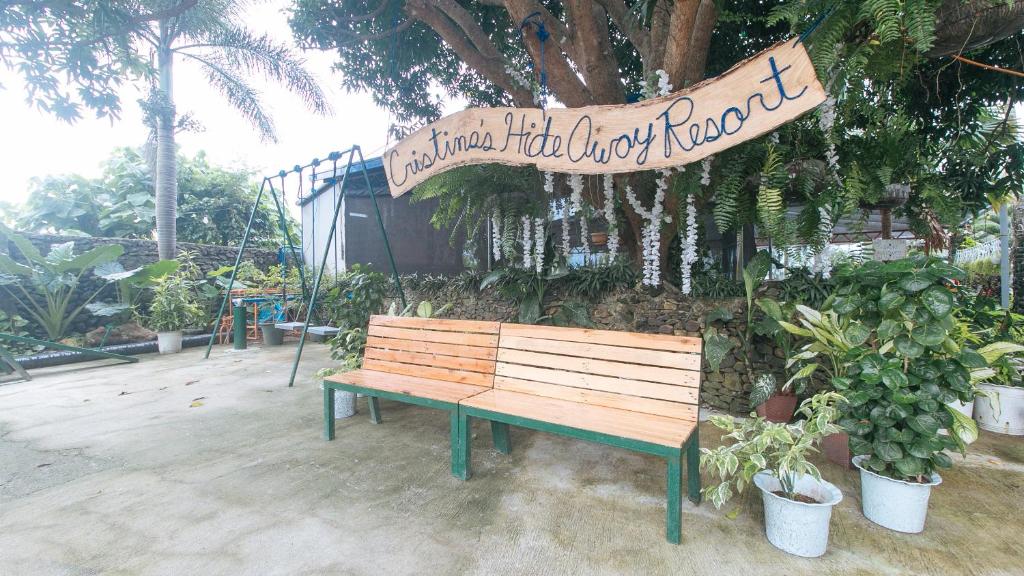 RedDoorz @ Cristina's Hideaway Resort Tanay - Housity