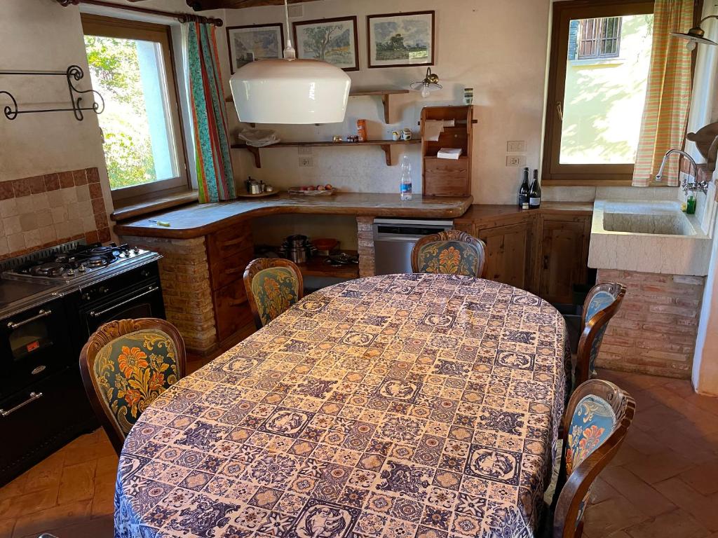 A kitchen or kitchenette at Agri Camp Dolomiti