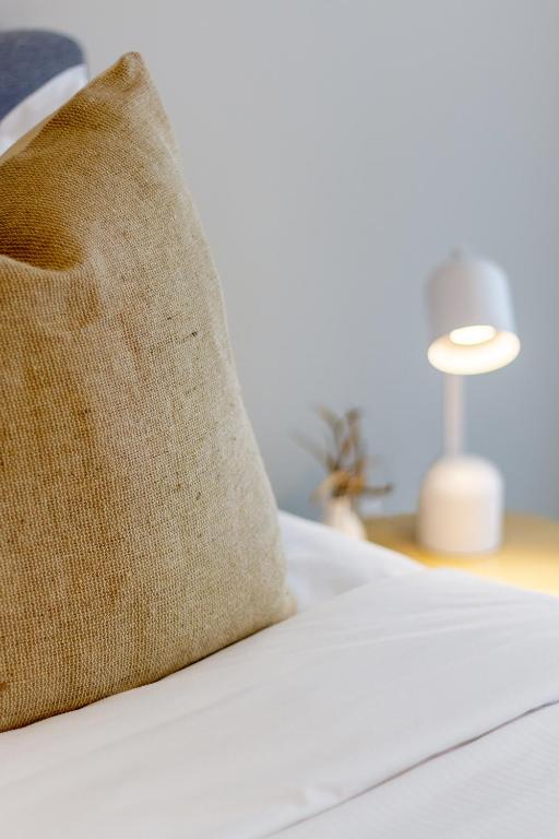 In the heart of it all: 2 bed CBD townhouse - Resim 16