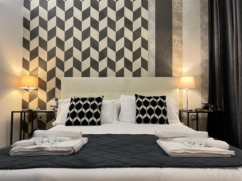 VATICAN LUXURY SUITE - Double Room With Private Bathroom