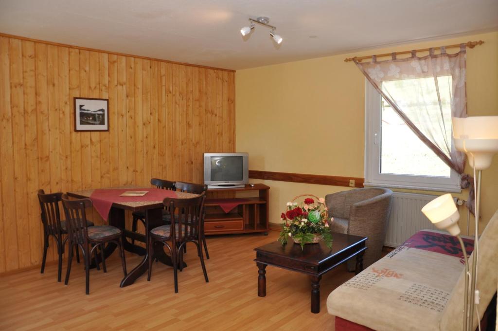 Ferienanlage Reinsberger Dorf - 2 -slaapkamers Vakantiehuis Met 6 Bedden