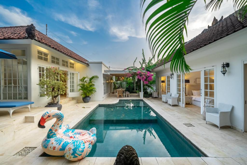 Cozy & Charming Canggu 4BR Luxury Villa