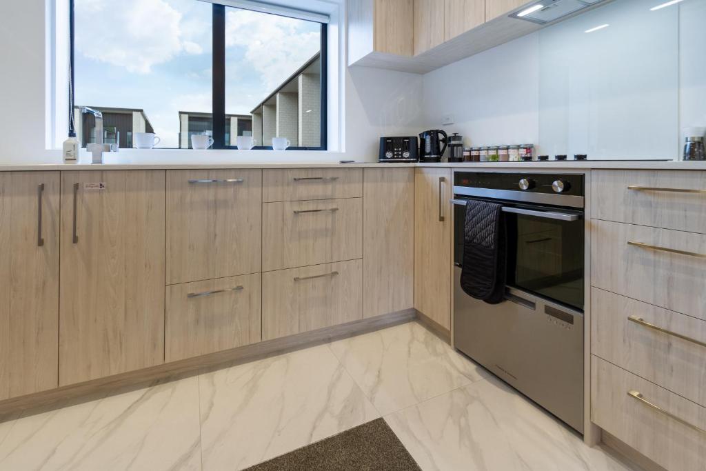 In the heart of it all: 2 bed CBD townhouse - Resim 45