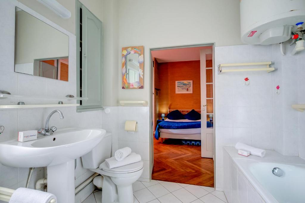 Kylpyhuone majoituspaikassa Le 44 Antibes - Happy Rentals