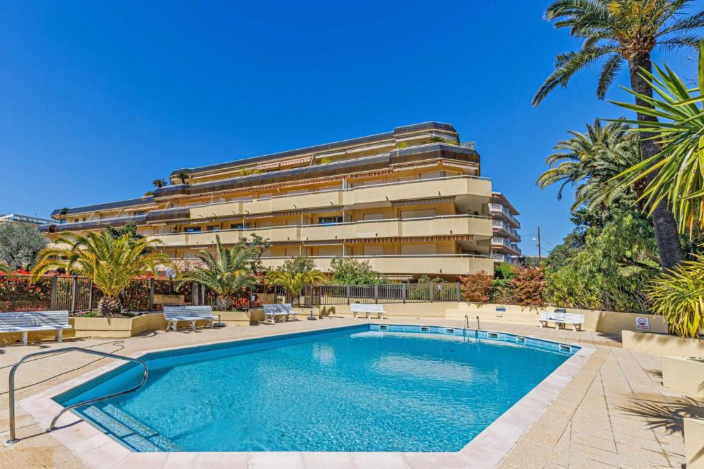 Bazén v ubytovaní Le San Diego with Shared Pool - Happy Rentals alebo v jeho blízkosti