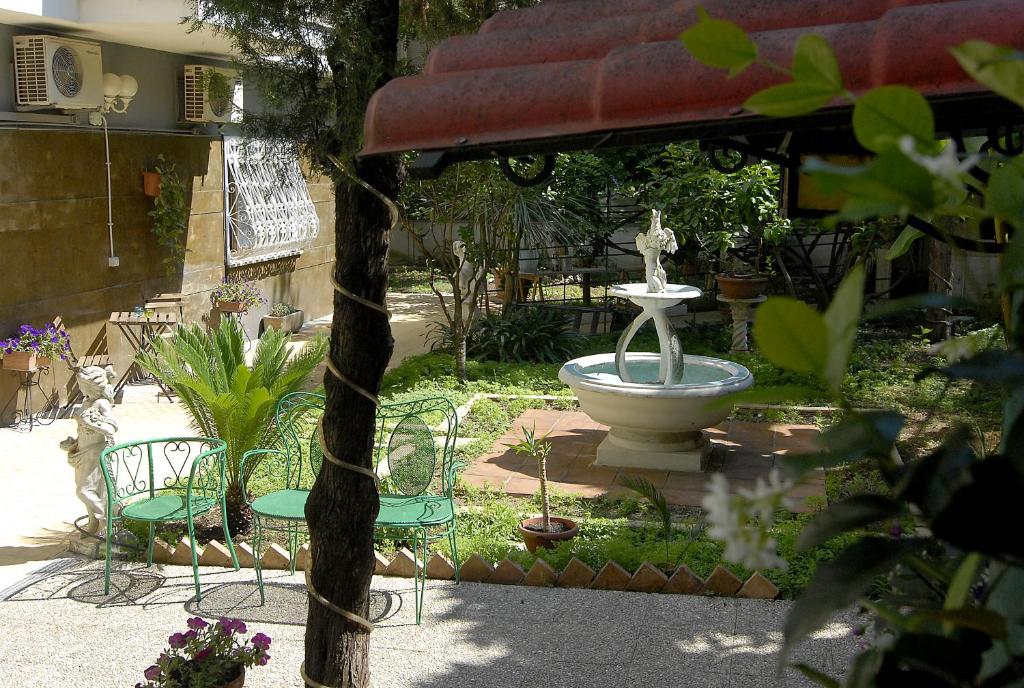 Vonkajšia záhrada v ubytovaní B&B Tiburtina Garden