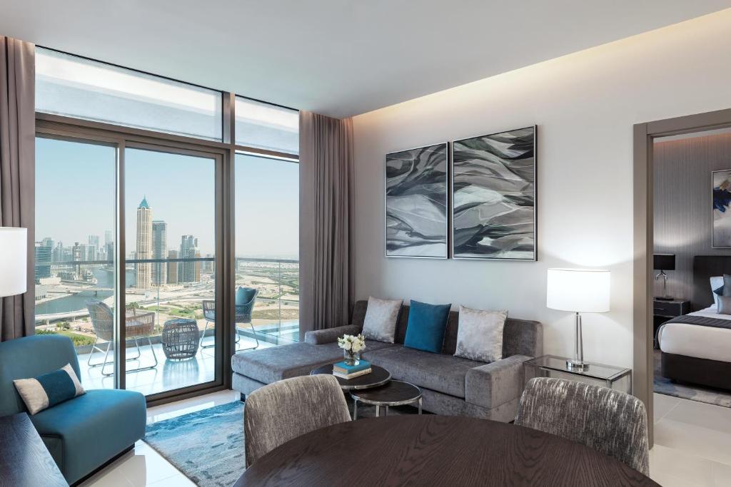 
One Bedroom Canal View With kitchenette - Free Bus service to Dubai Mall Metro Station, Dubai Mall, and Kite Beach
