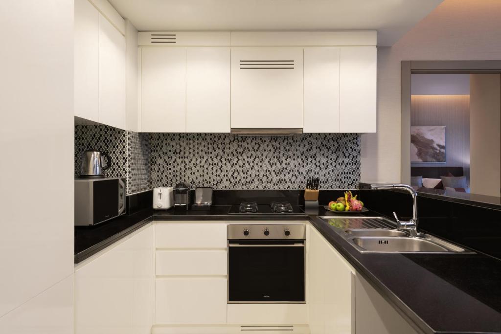 DAMAC Maison Aykon City Dubai的厨房或小厨房