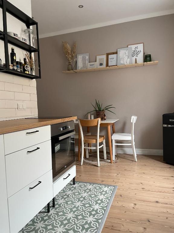 Köök või kööginurk majutusasutuses Zentrales Boho Loft im Zentrum von Langerwehe in Bahnhofsnähe