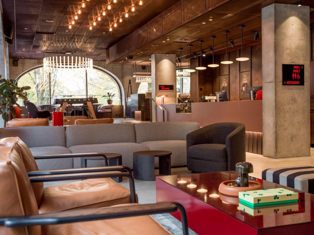 Χώρος καθιστικού στο Radisson RED Helsinki