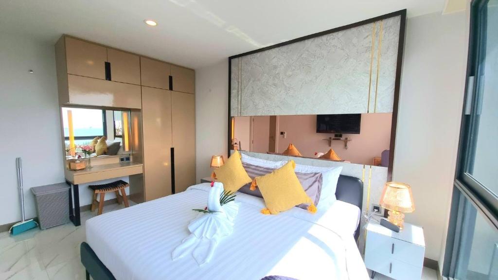 Postel nebo postele na pokoji v ubytování A404-nice Seaview One Bedroom At Ao Nang Beach