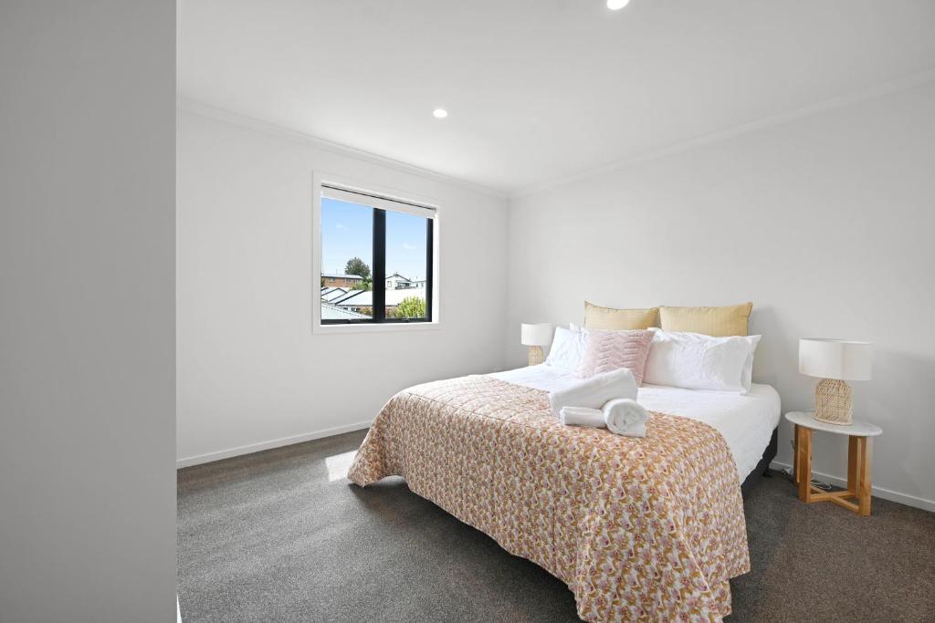 New towhouse walk to the hospital & CBD & the Lake - Resim 9