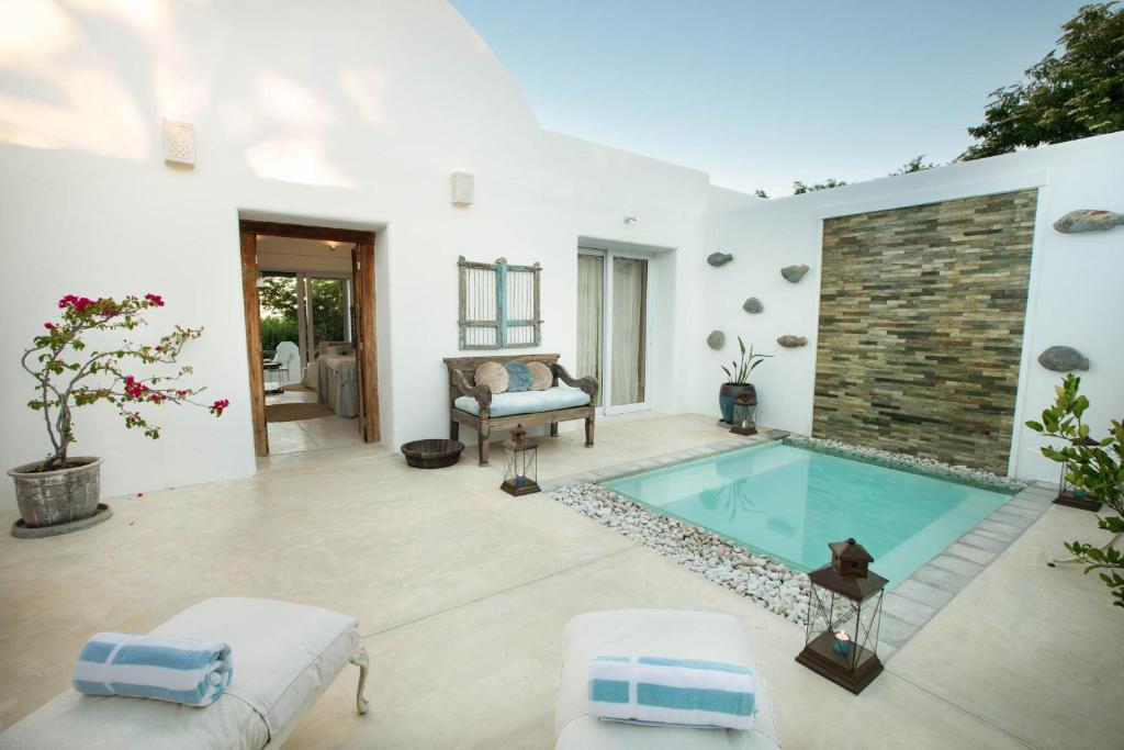 Bazén v ubytování Villa Santorini nebo v jeho okolí