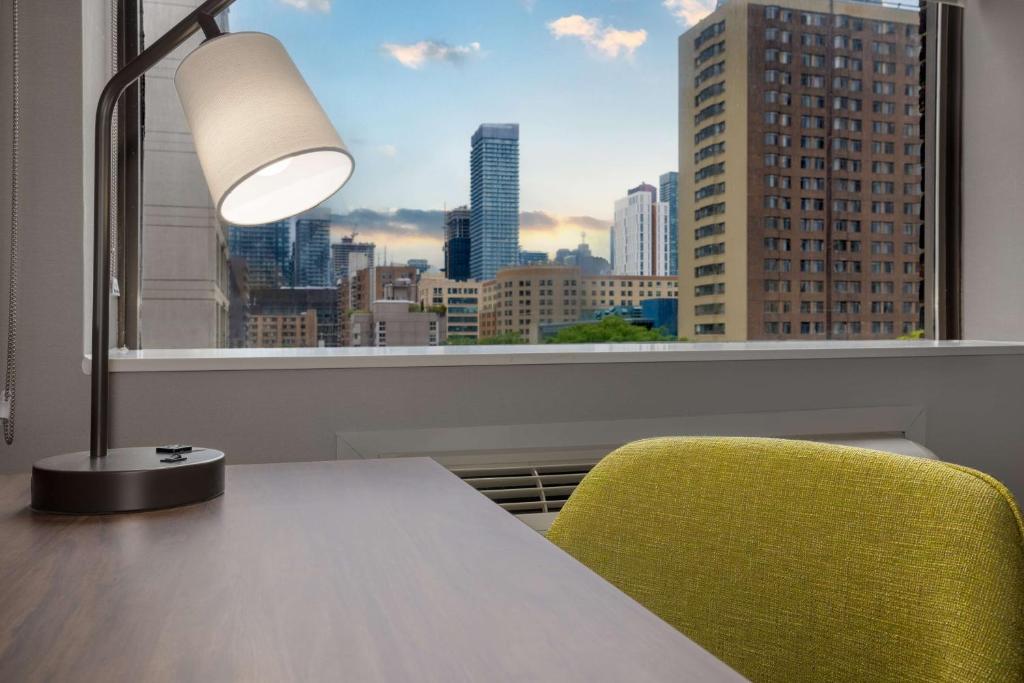 Hampton Inn & Suites by Hilton Toronto Downtown - Resim 22
