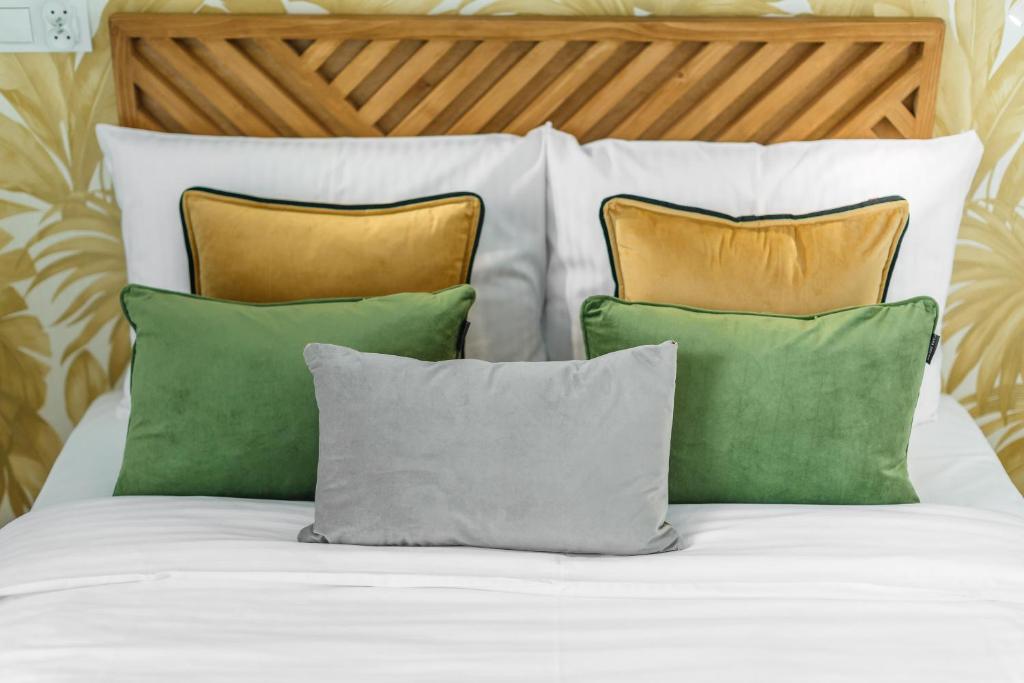 Emihouse Skyline Apartments - Queen Studio