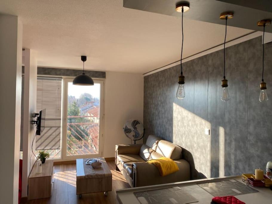 Photo de la galerie de l'établissement T2 Parking privé 100 M remparts Gare 10mn à pieds, à Avignon