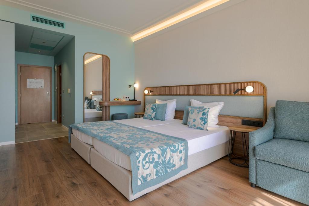 Postel nebo postele na pokoji v ubytování Kristal Hotel - All inclusive - Fully renovated rooms 2025