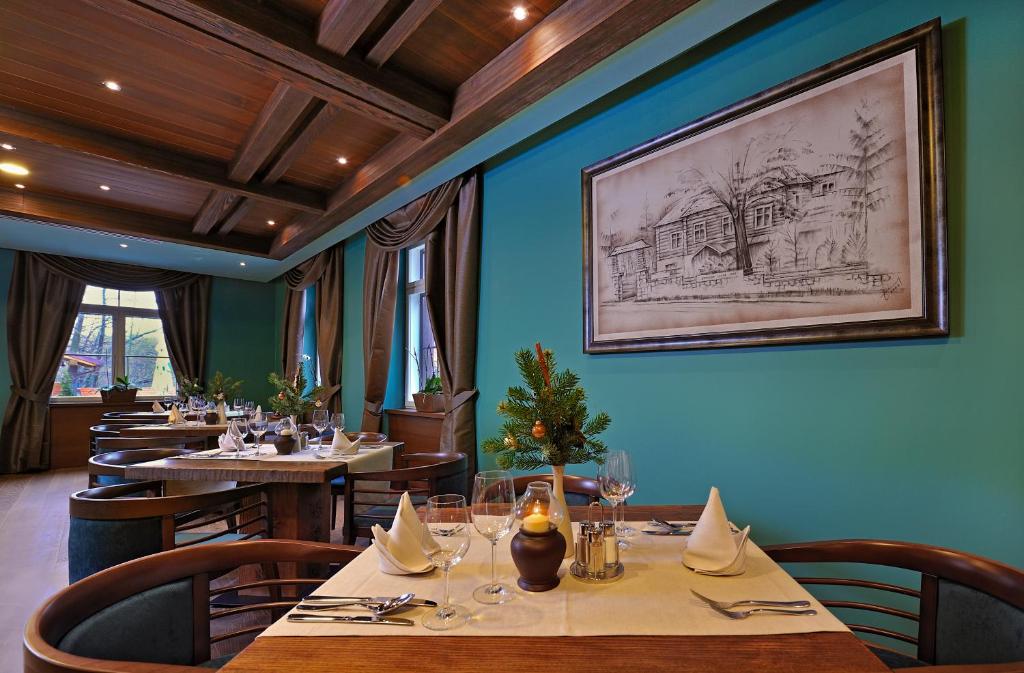 Restaurace v ubytování Hotel Zochova Chata - Adult friendly