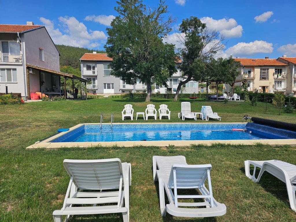 Bazén v ubytování Apartament Divina 2.0 nebo v jeho okolí