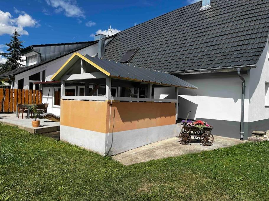 Budova, kde se prázdninový dům nachází
